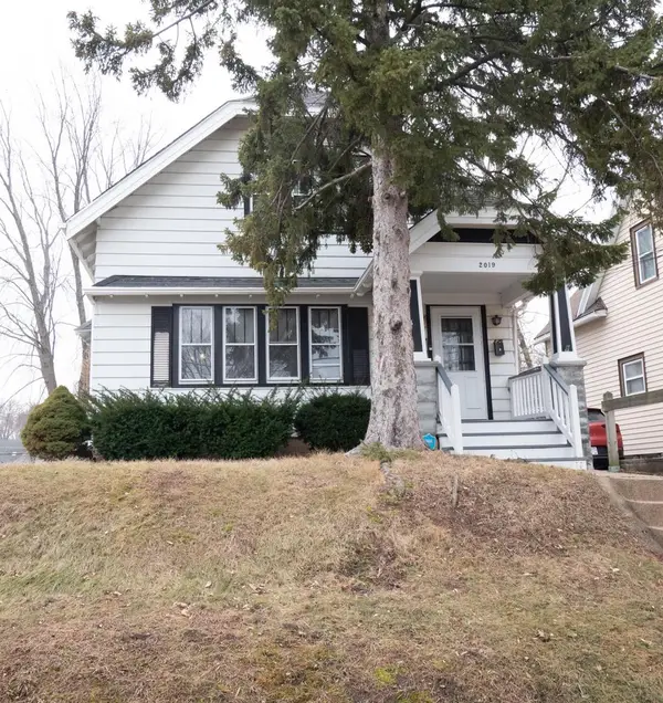 2019 E Saint Francis AVENUE, Saint Francis, WI 53235