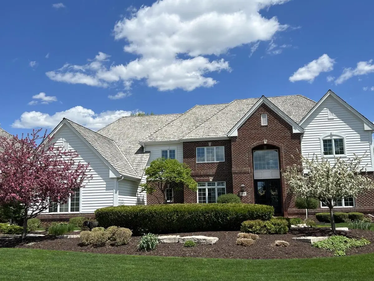 1810 E Bristlecone DRIVE, Hartland, WI 53029 - #1