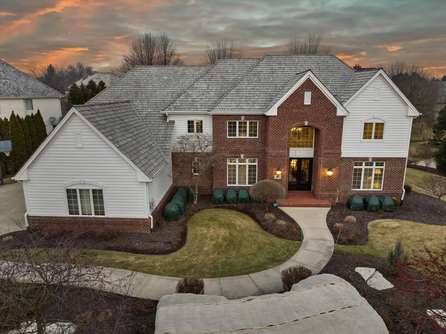 1810 E Bristlecone DRIVE, Hartland, WI 53029 - #2