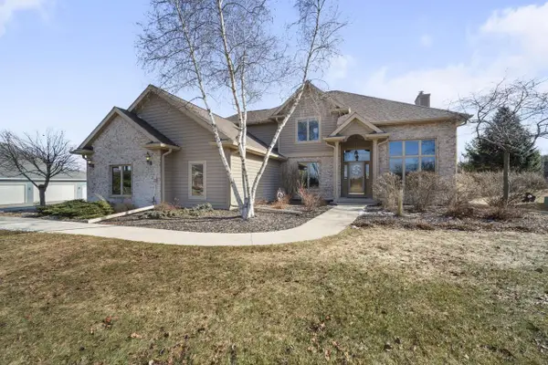 3219 Old Hickory PLACE, West Bend, WI 53095