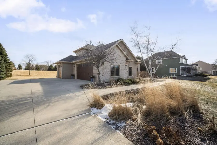 3219 Old Hickory PLACE, West Bend, WI 53095 - #2