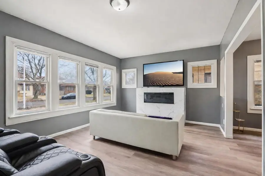 4073 N 16th STREET, Milwaukee, WI 53206 - #3