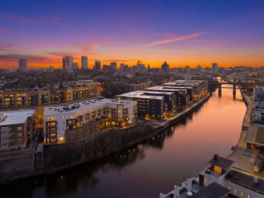 851 E Reservoir AVENUE, Milwaukee, WI 53212 - #2