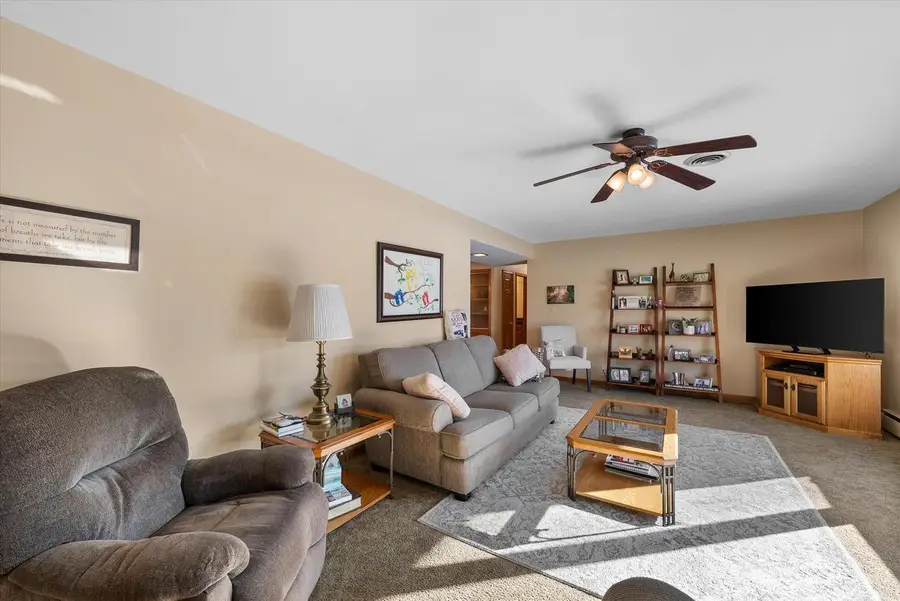 7128 W Kinnickinnic River PARK, West Allis, WI 53219 - #2