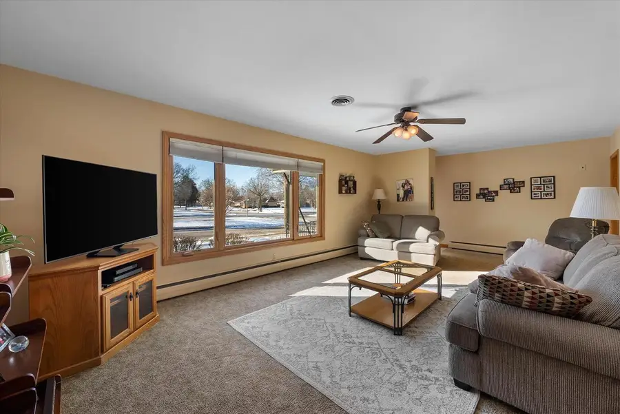 7128 W Kinnickinnic River PARK, West Allis, WI 53219 - #3