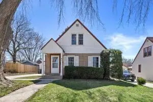 113 Coolidge AVENUE, Waukesha, WI 53186