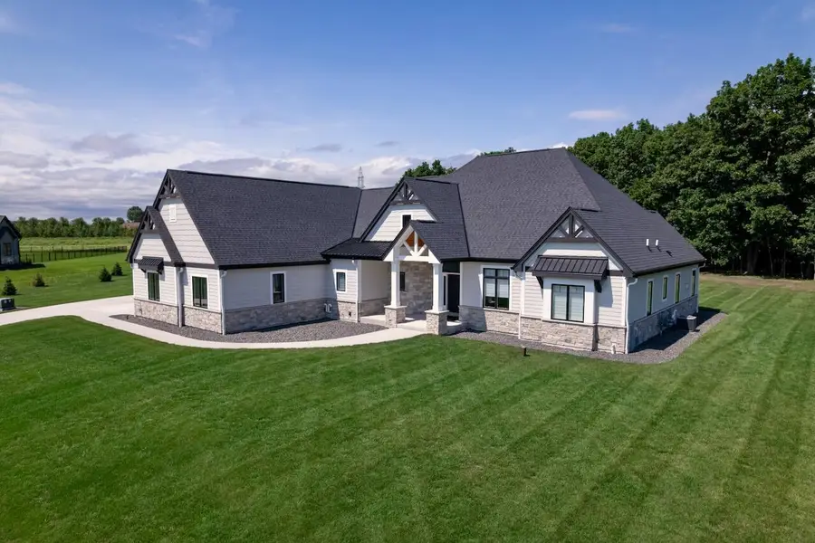 3750 W Pine View COURT, Mequon, WI 53097 - #2