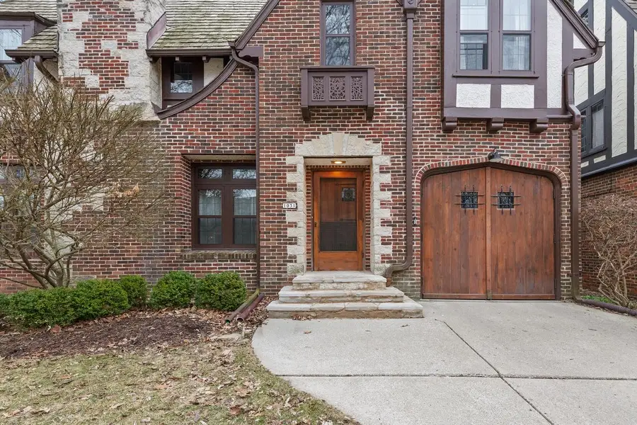 1031 E Circle DRIVE, Whitefish Bay, WI 53217 - #2