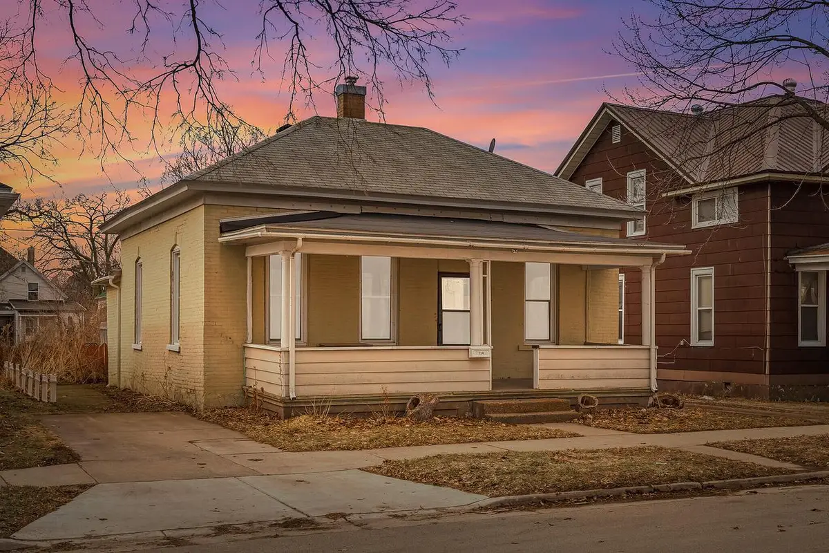 714 6th STREET S, La Crosse, WI 54601 - #1