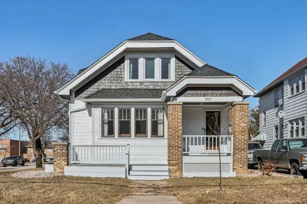4836 W Wells STREET, Milwaukee, WI 53208