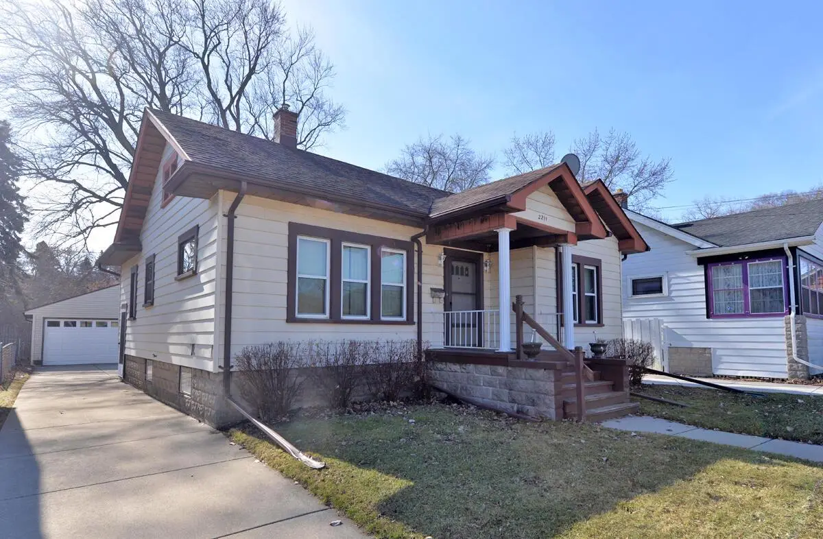2211 Rupert BOULEVARD, Racine, WI 53405 - #1