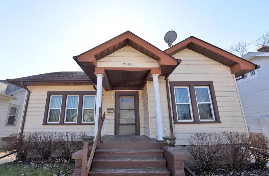 2211 Rupert BOULEVARD, Racine, WI 53405 - #2