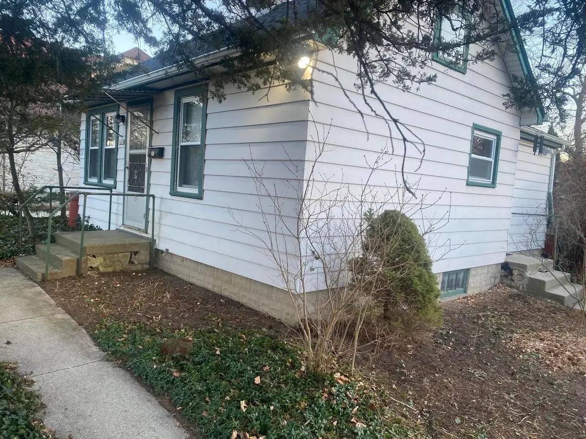 1605 W Custer AVENUE, Glendale, WI 53209 - #1