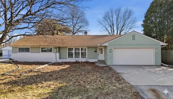 7216 N Mohawk AVENUE, Glendale, WI 53217
