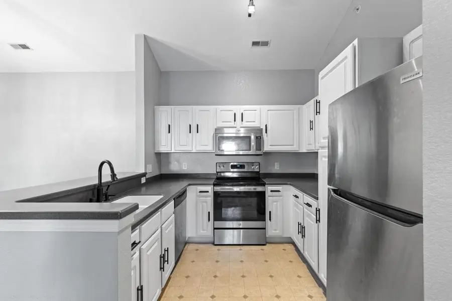 2720 Northview ROAD #30, Waukesha, WI 53188 - #2