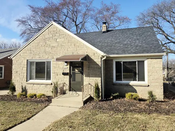 3251 N 94th STREET, Milwaukee, WI 53222