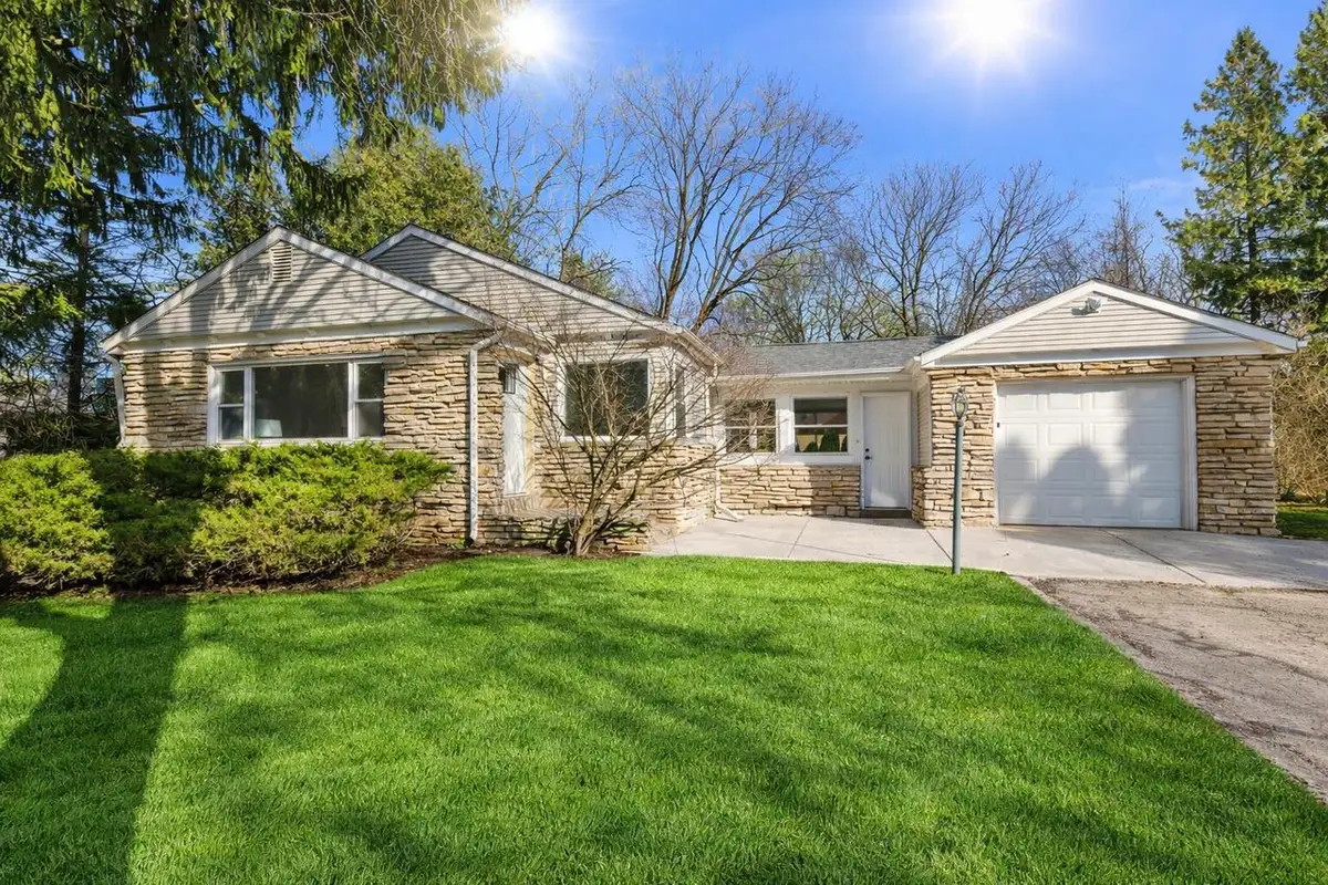 8424 N Fox Croft LANE, Fox Point, WI 53217 - #1