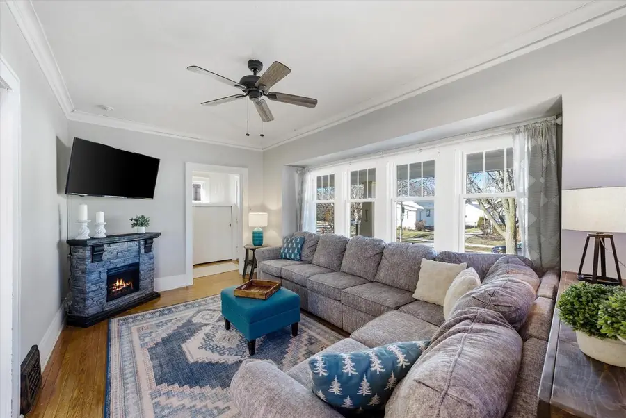 8223 Portland AVENUE, Wauwatosa, WI 53213 - #2