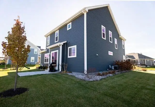 W198N5020 Hickory STREET, Menomonee Falls, WI 53051 - #2