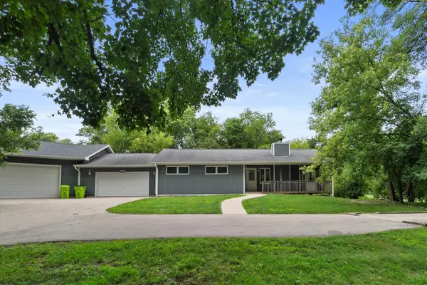 32 S Walworth AVENUE, Williams Bay, WI 53191