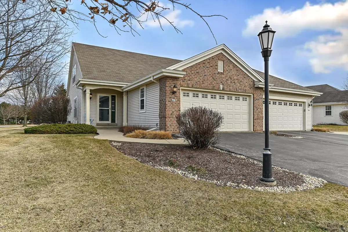 891 Sweetbriar DRIVE, Elkhorn, WI 53121 - #1