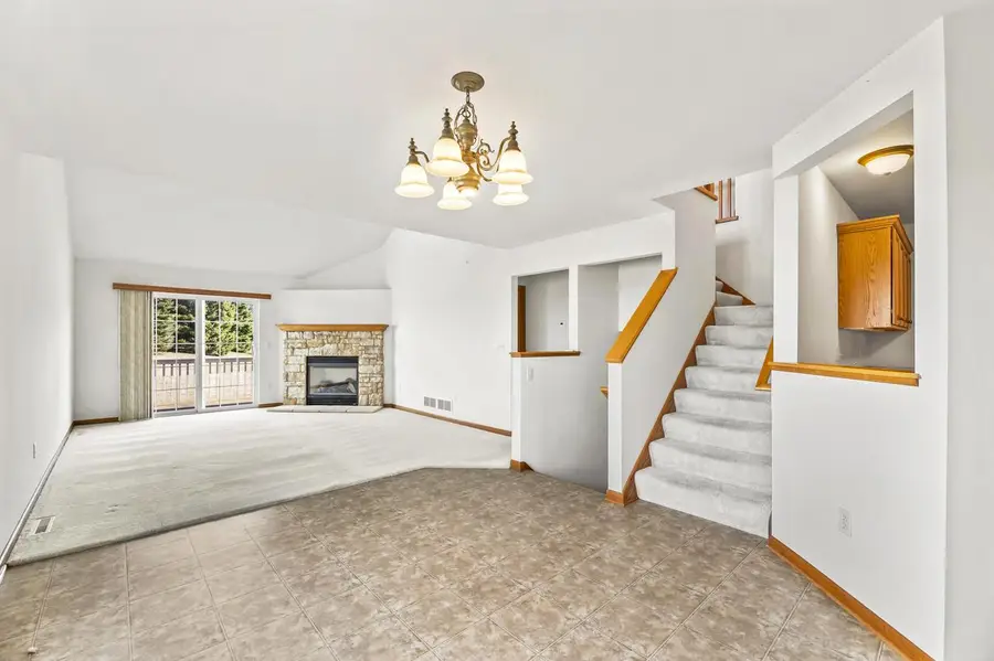 891 Sweetbriar DRIVE, Elkhorn, WI 53121 - #2