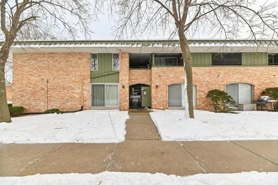 4117 W Rivers Edge CIRCLE #10, Brown Deer, WI 53209 - #3