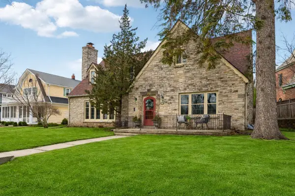 858 E Glen AVENUE, Whitefish Bay, WI 53217