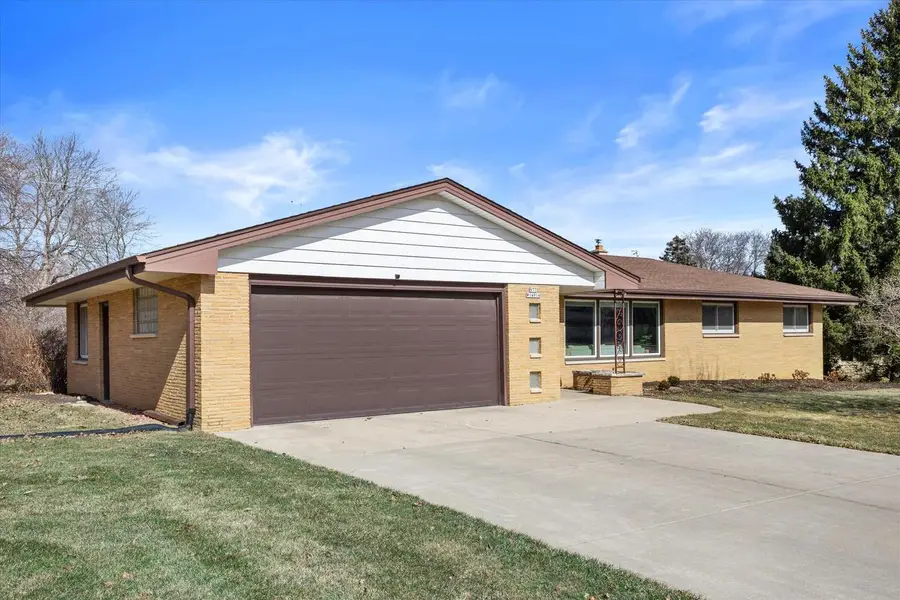 N77W14914 Menomonee Manor DRIVE, Menomonee Falls, WI 53051 - #2