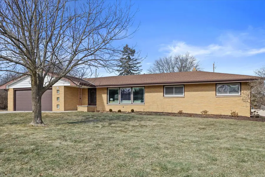 N77W14914 Menomonee Manor DRIVE, Menomonee Falls, WI 53051 - #3