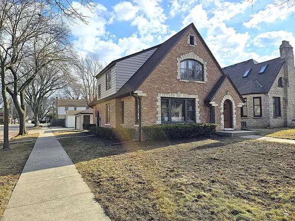 5601 W Brooklyn PLACE, Milwaukee, WI 53216