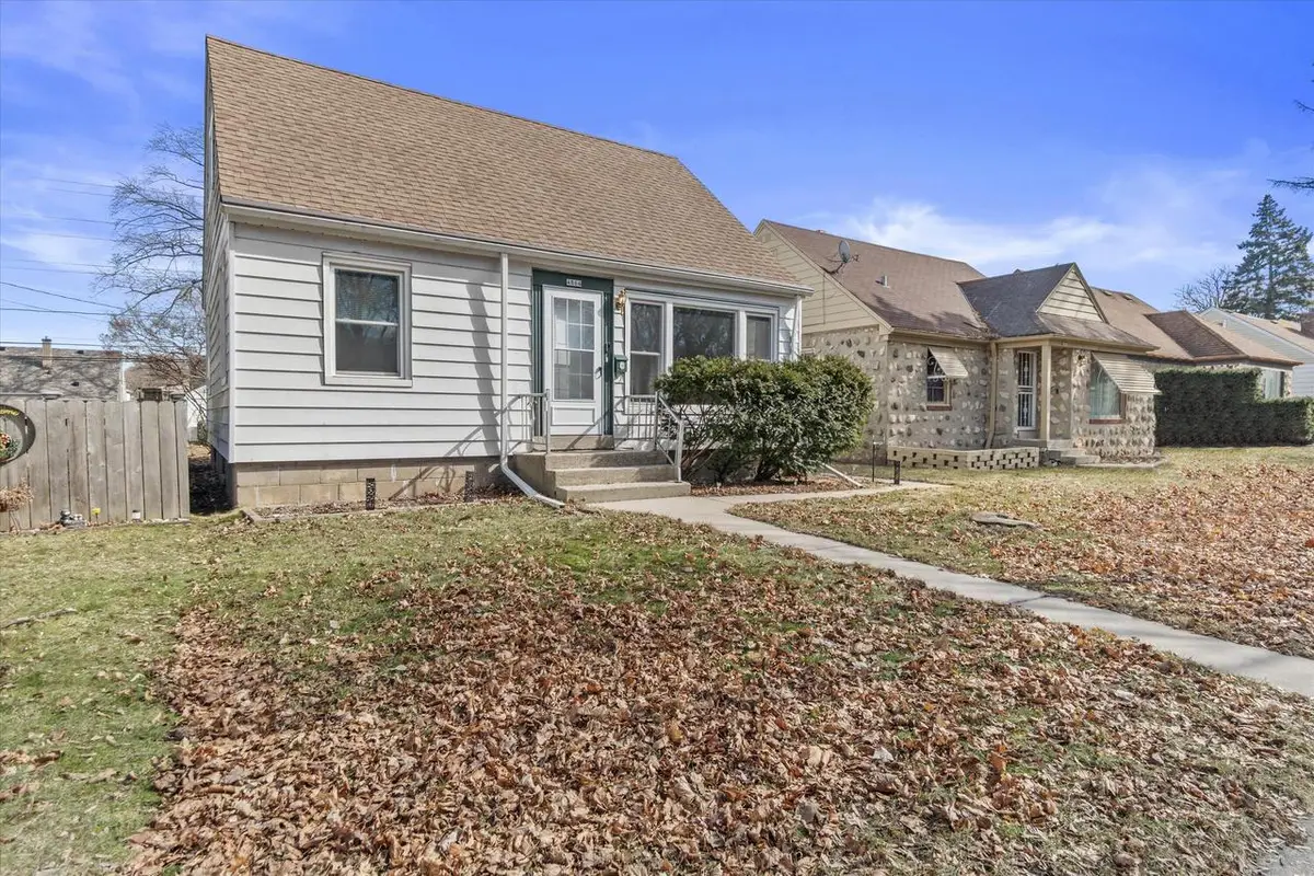4864 N 21st STREET, Milwaukee, WI 53209 - #1
