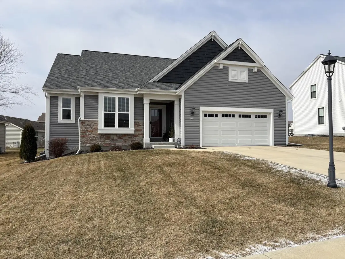 615 Lambert DRIVE, Slinger, WI 53086 - #1