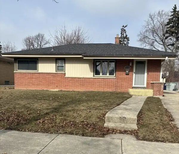 8528 W Arden PLACE, Milwaukee, WI 53225