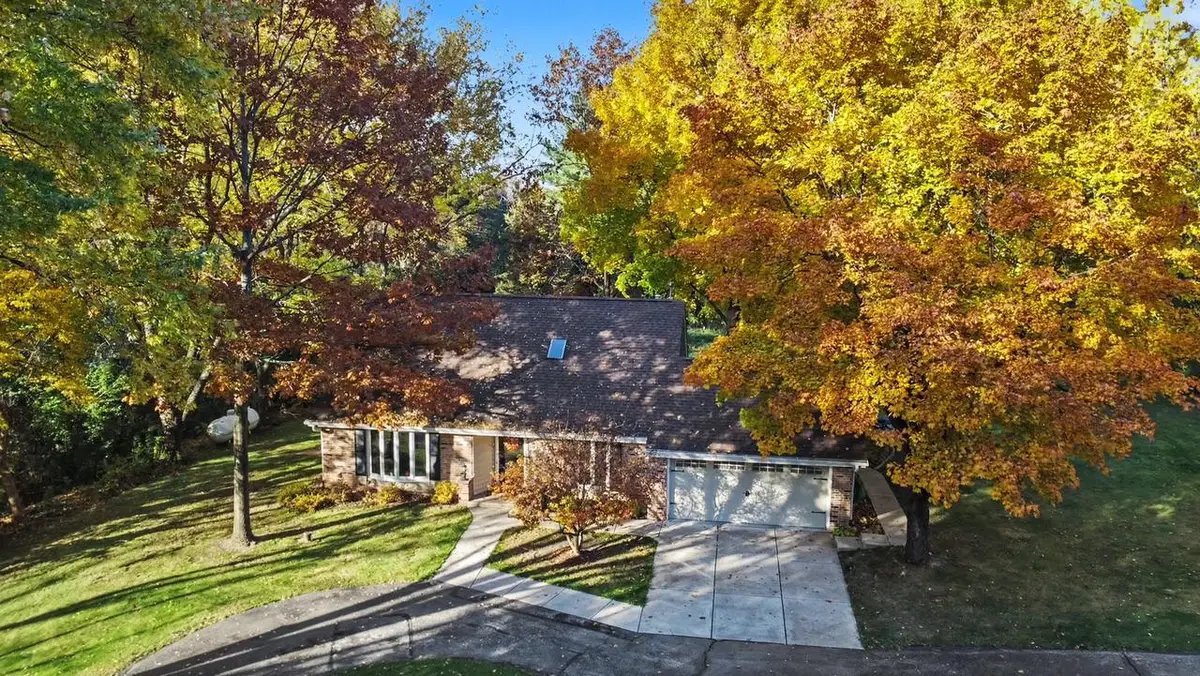 S4W32766 Government Hill ROAD, Delafield, WI 53018 - #1