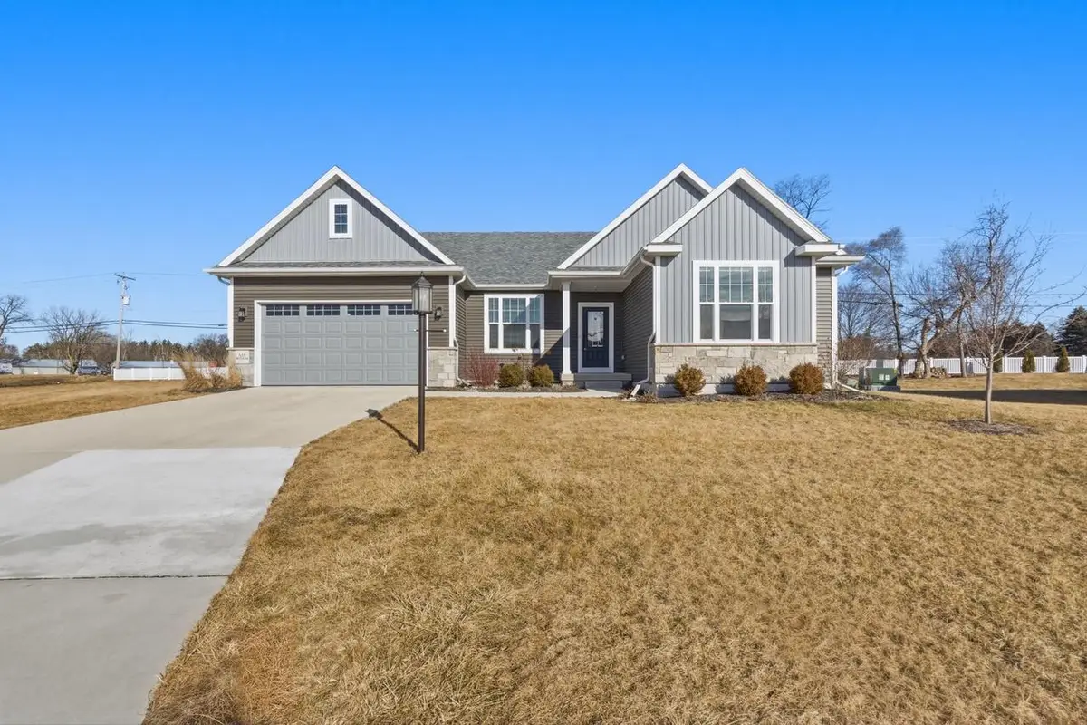 N55W20134 Magnolia LANE, Menomonee Falls, WI 53051 - #1