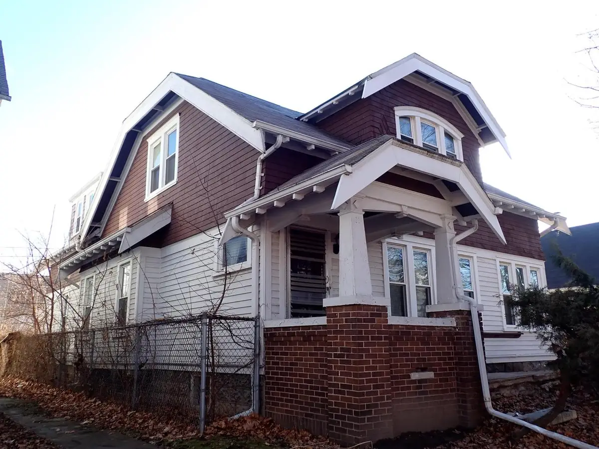 1834 N 28th STREET #1834B, Milwaukee, WI 53208 - #1