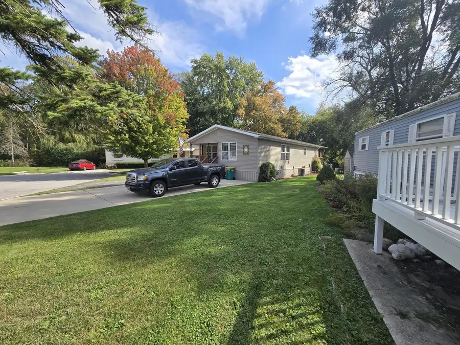 20179 W Good Hope E-10 ROAD #39, Lannon, WI 53046 - #2