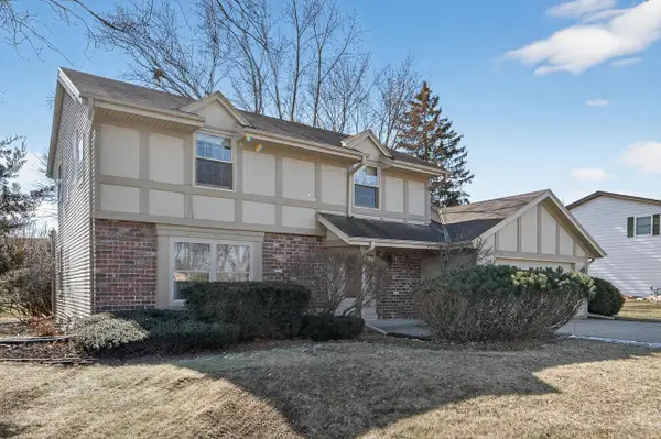 13755 W Crawford DRIVE, New Berlin, WI 53151