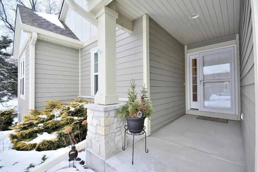 W144N4834 Stone DRIVE #D, Menomonee Falls, WI 53051 - #2