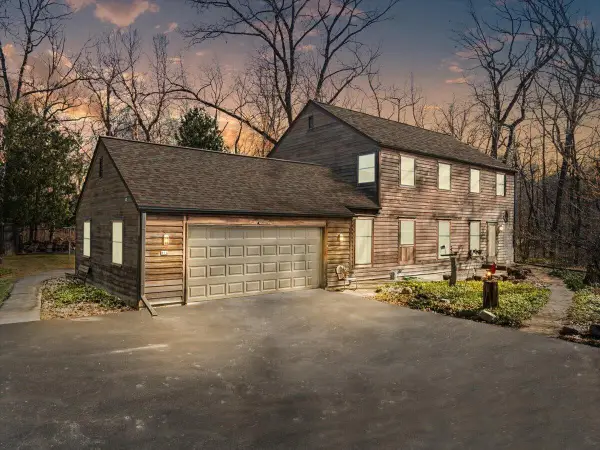 814 Tipperary LANE, Hartford, WI 53027