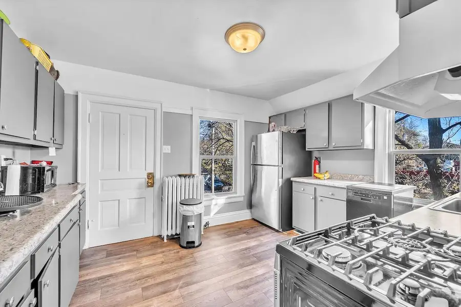 6528 W North AVENUE, Wauwatosa, WI 53213 - #3