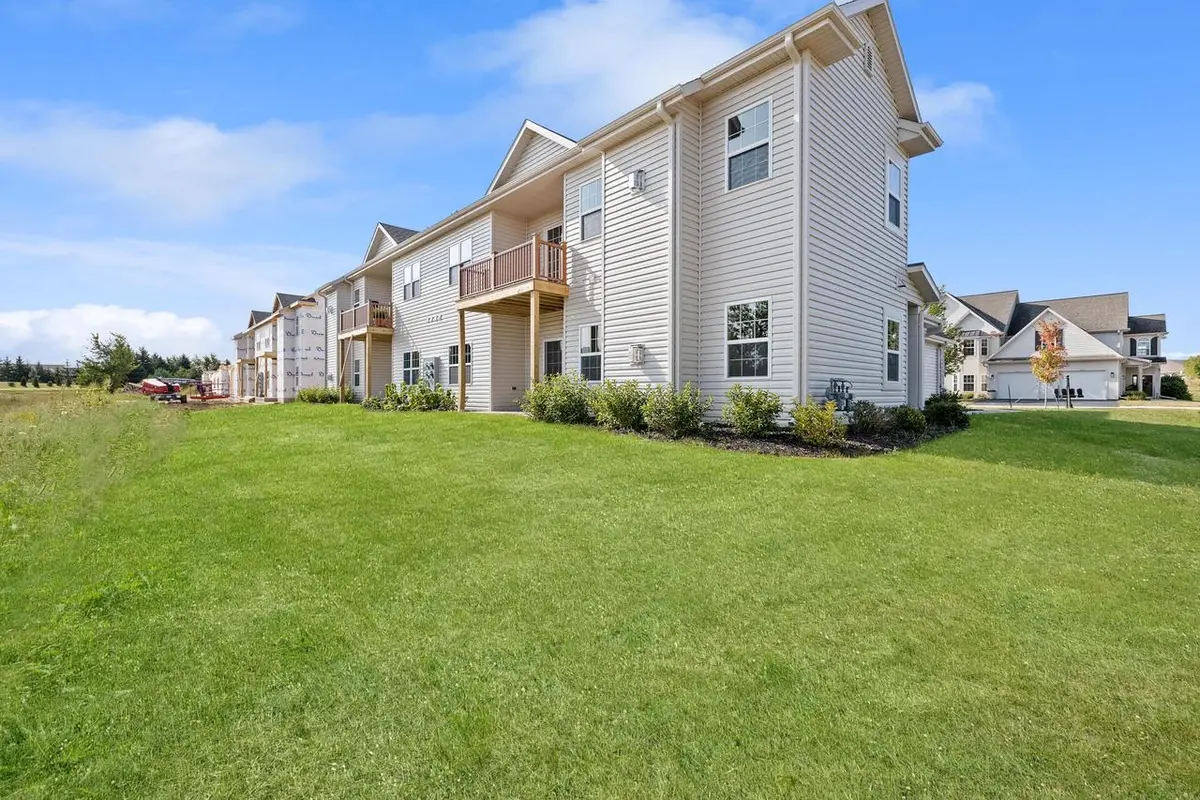 1874 Woodland WAY #433-3, Slinger, WI 53086 - #1