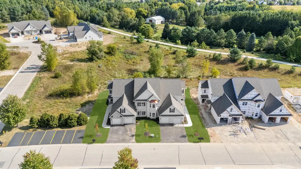 1830 Woodland WAY #430-4, Slinger, WI 53086 - #1