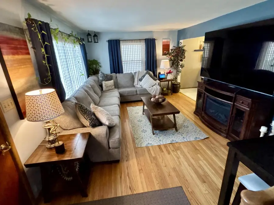 2735 S 15th PLACE, Milwaukee, WI 53215 - #2