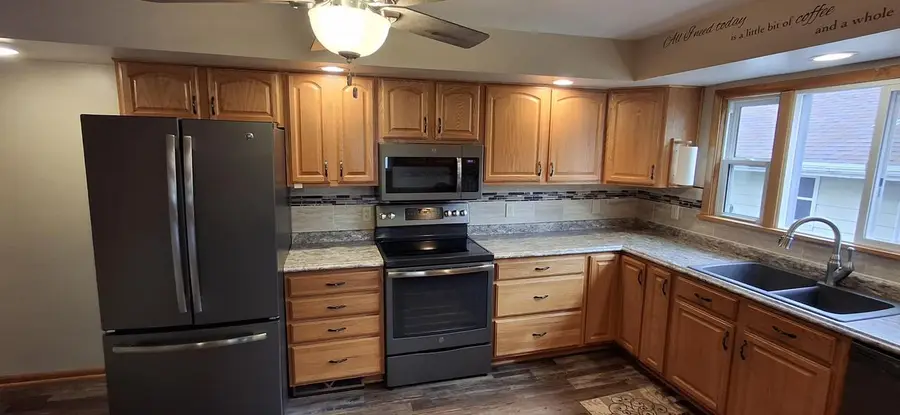 1412 Henry STREET, Watertown, WI 53094 - #3