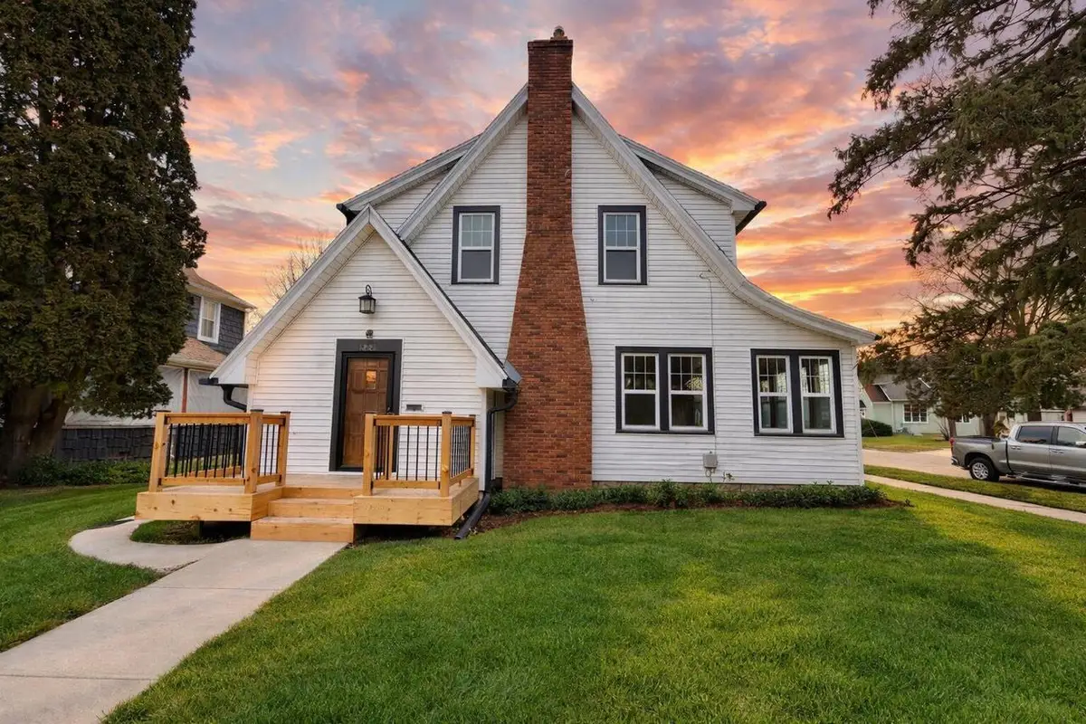 1221 Grace STREET, Janesville, WI 53545 - #1