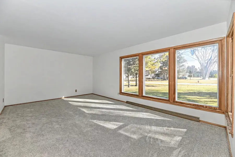 2000 S Woodlawn DRIVE, New Berlin, WI 53146 - #2