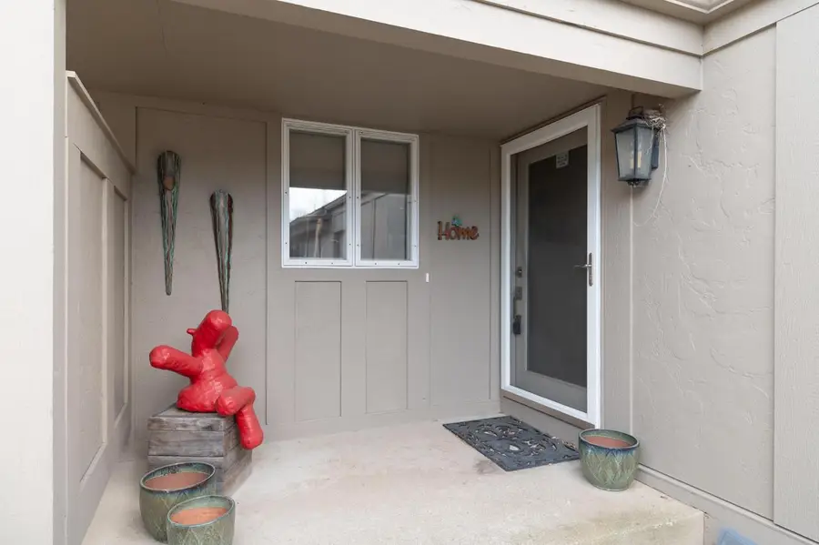 10004 N Holmes COURT, Mequon, WI 53092 - #2