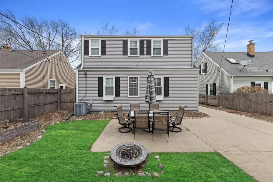 621 E Hampton ROAD, Whitefish Bay, WI 53217 - #3